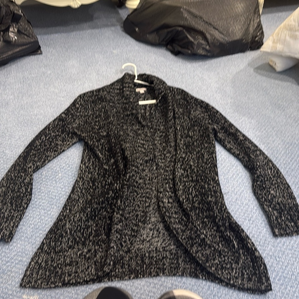 Merona Women’s Long Sleeve Cardigan Sweater jacket Knit black/ white